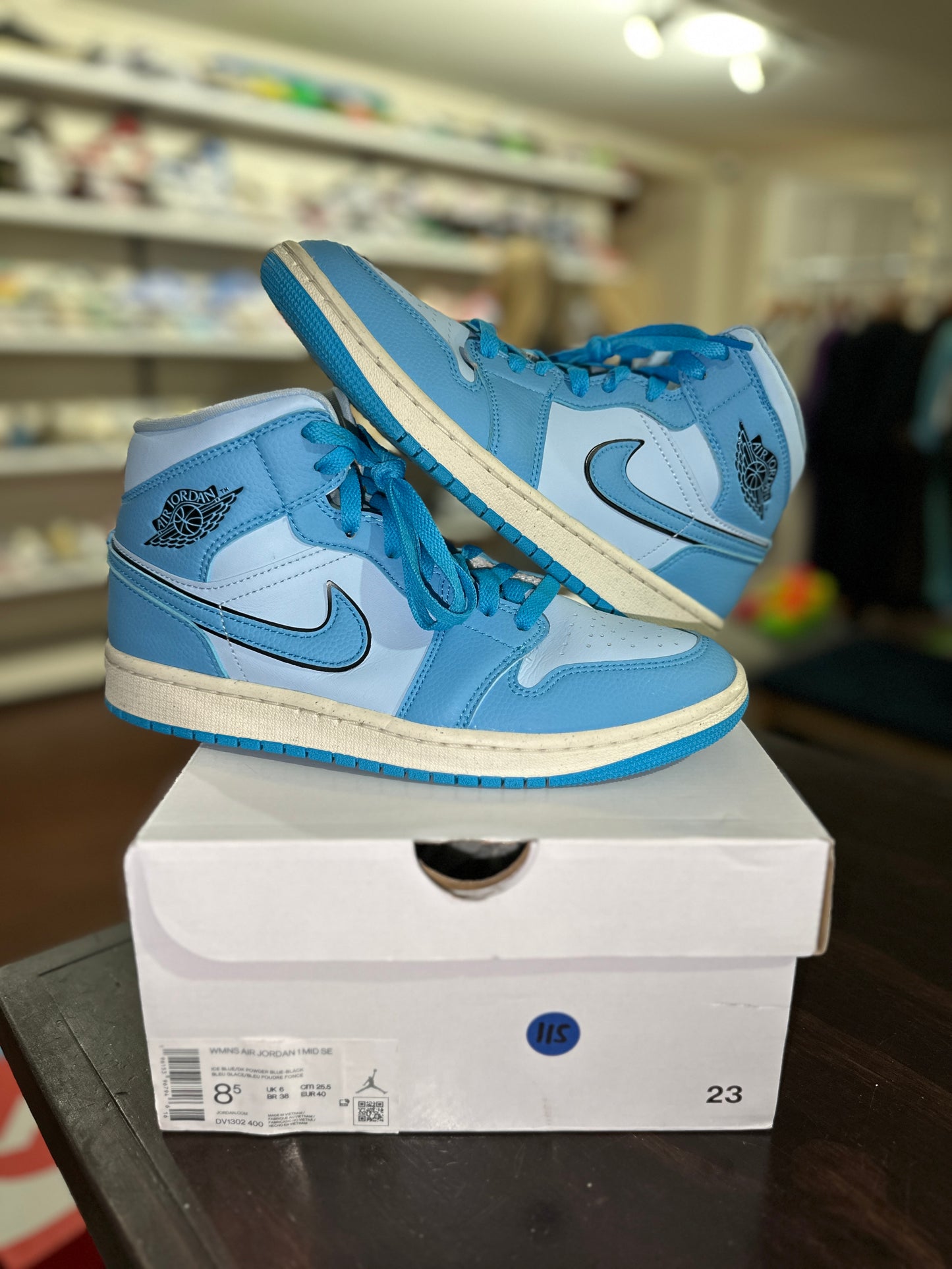 Air jordan 1 mid size 8.5 Clearance