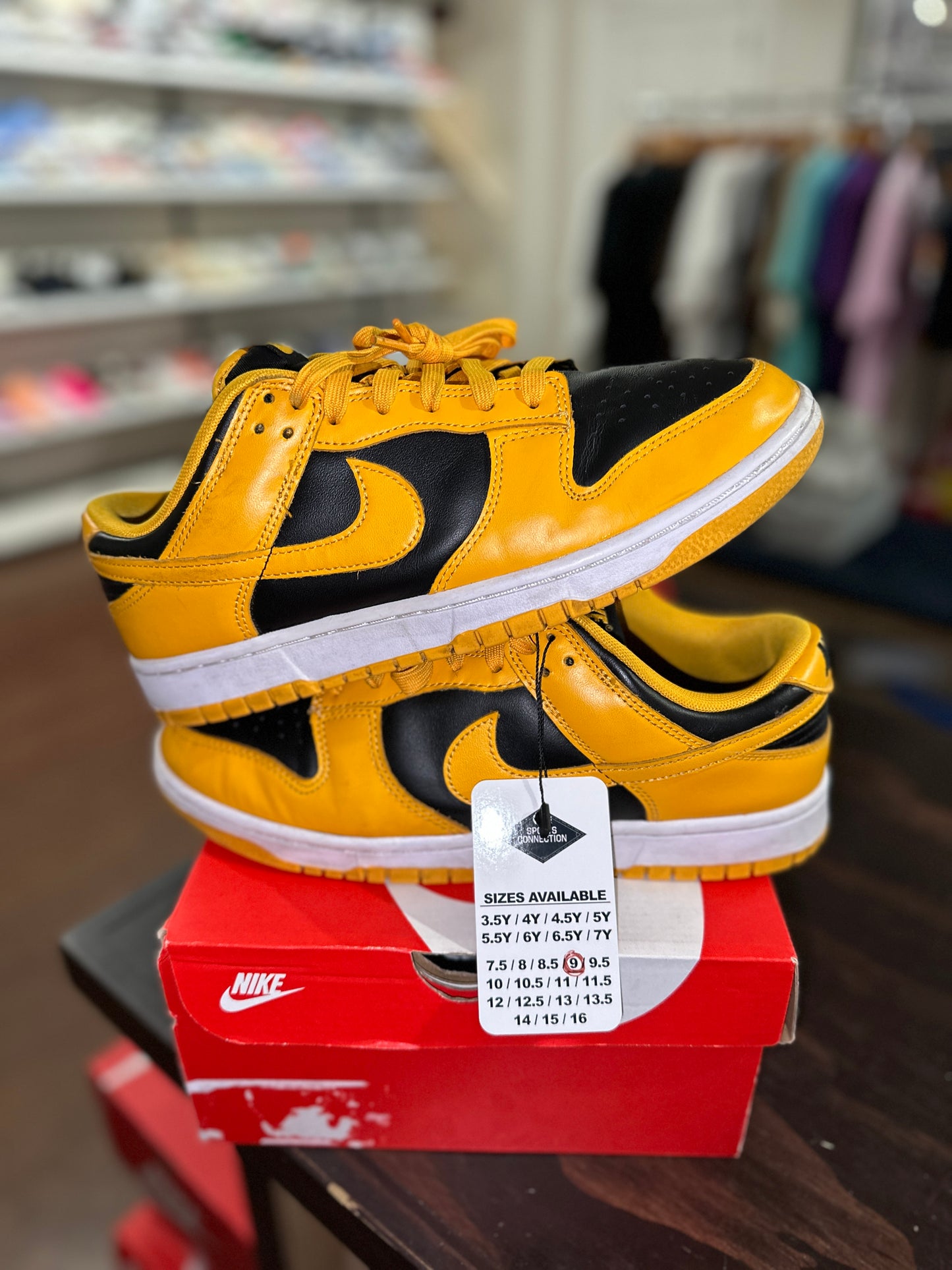 *USED* Nike Dunk Low Goldenrod (replacement box) size 9