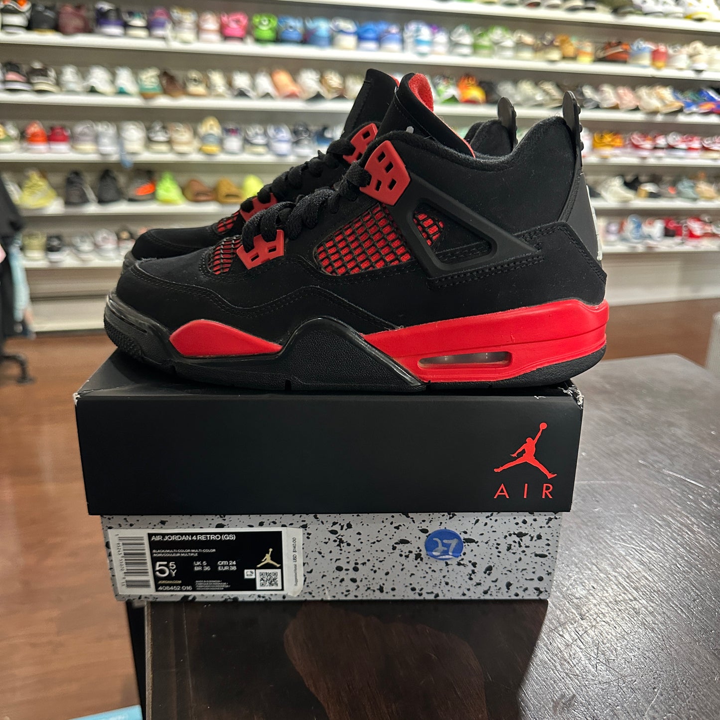 *USED* Jordan 4 Red Thunder (Size 5.5Y)