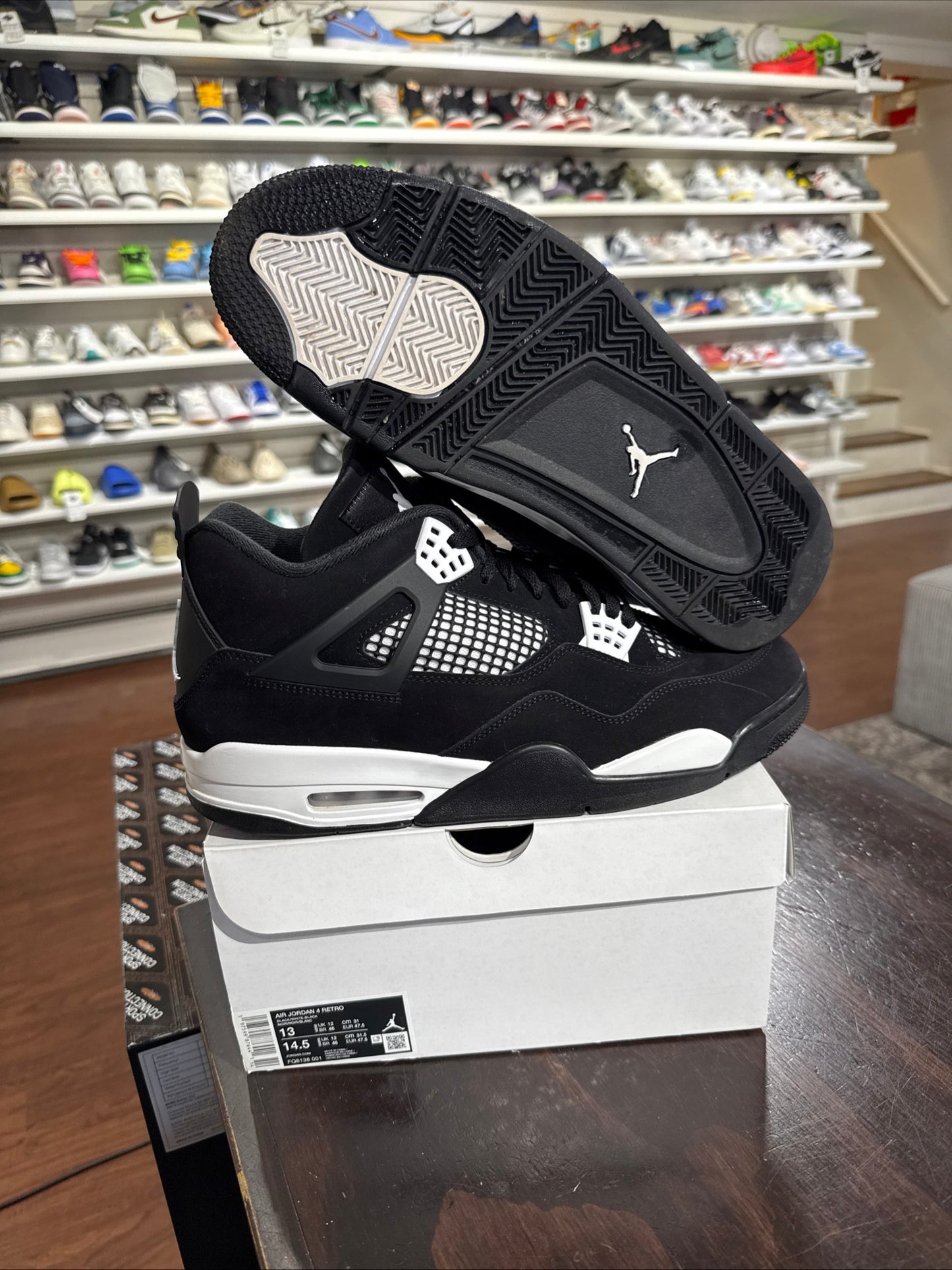 *USED* Jordan 4 White Thunder (SIZE 13)