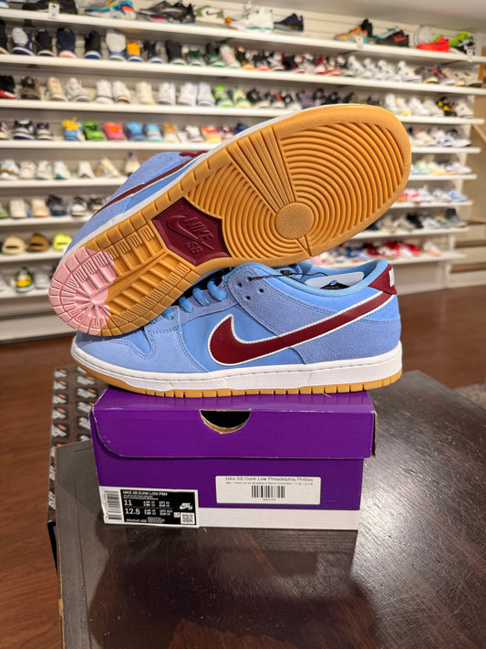 *USED* Nike SB Dunk Low Phillies (Size 11)