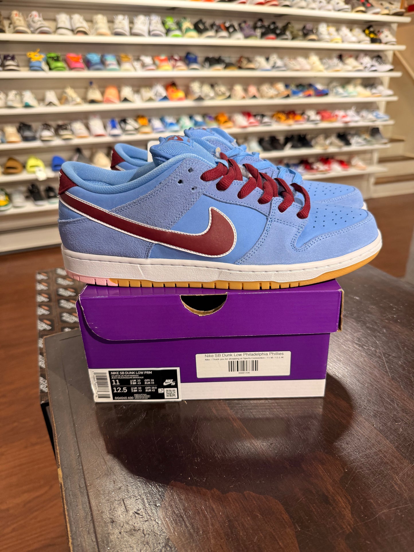 *USED* Nike SB Dunk Low Phillies (Size 11)