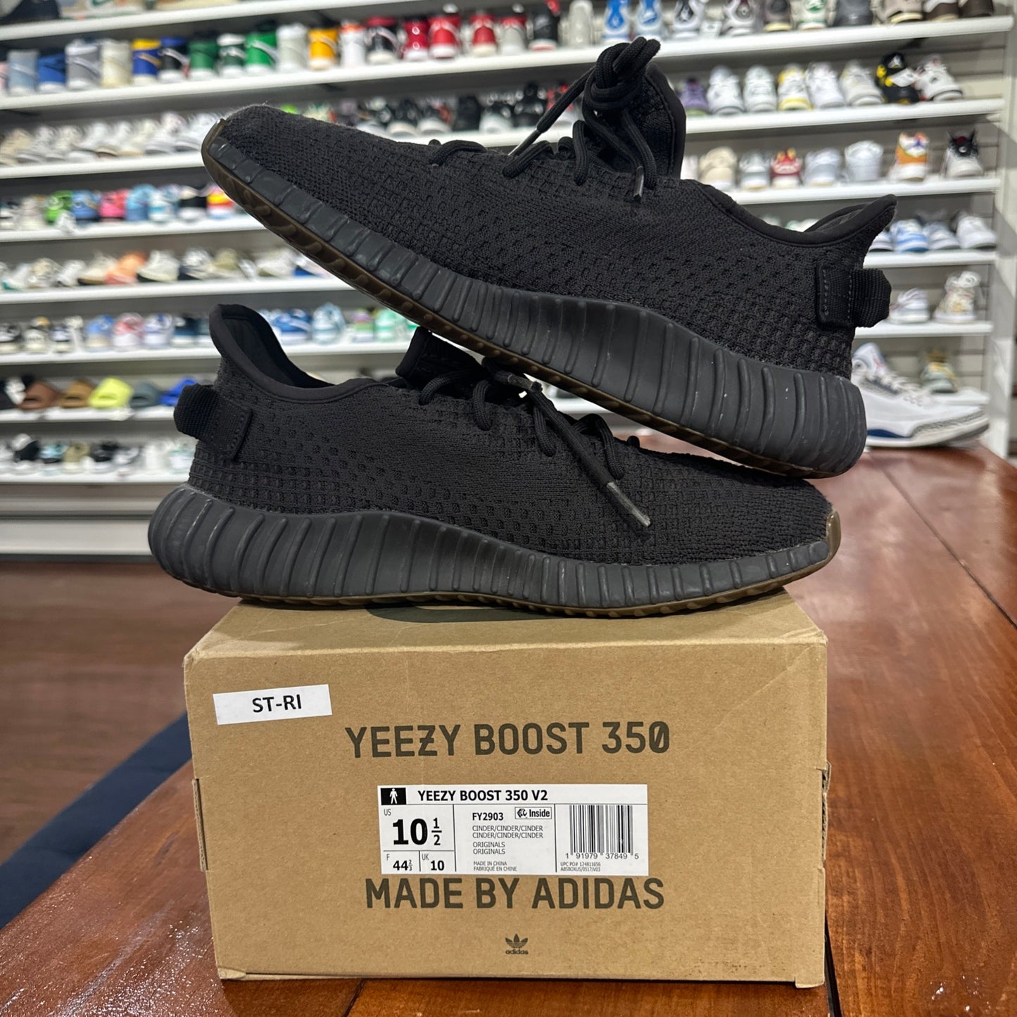 *USED* Yeezy 350 Cinder (SIZE 10.5)