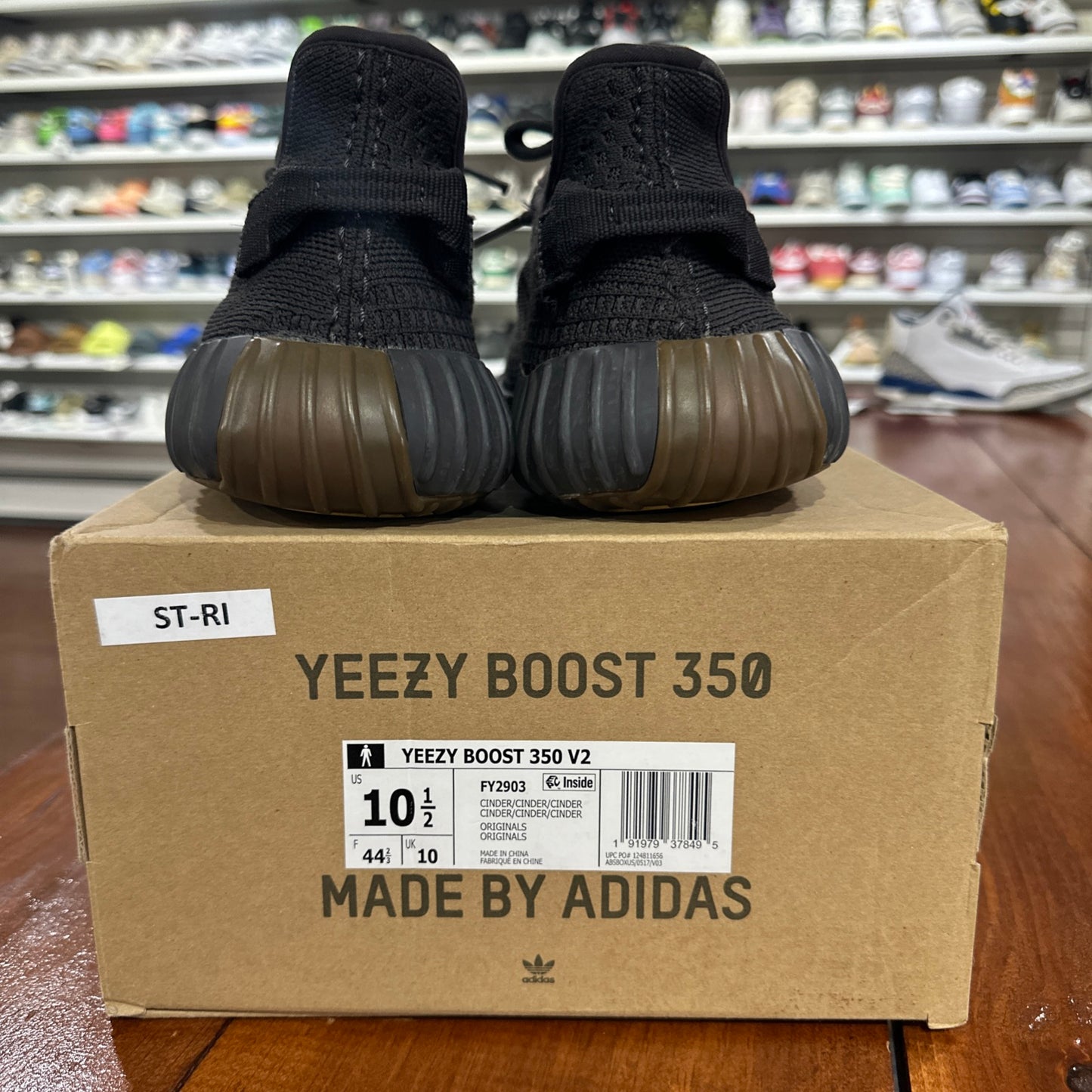 *USED* Yeezy 350 Cinder (SIZE 10.5)
