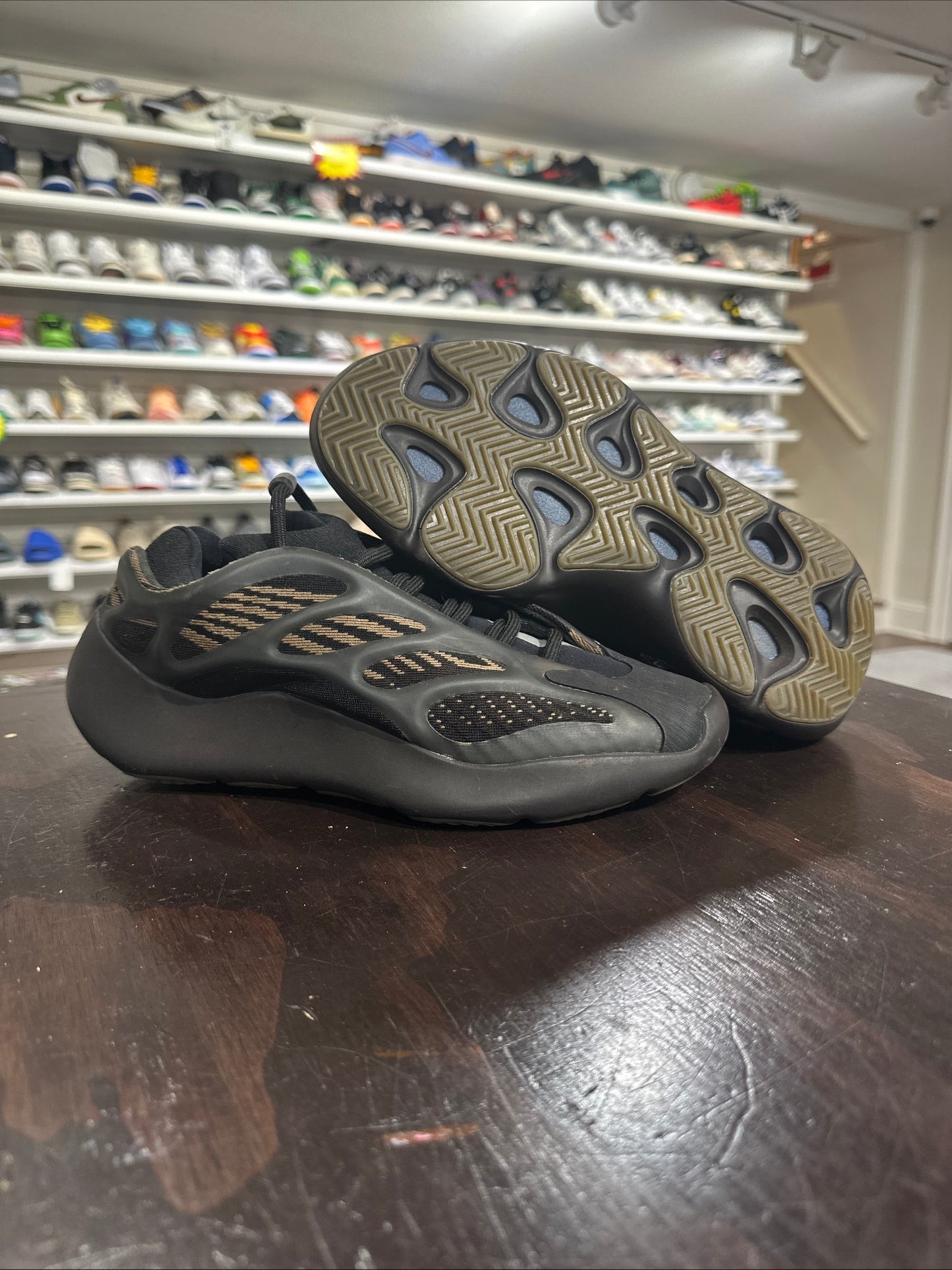 *USED* Yeezy 700 v3 Clay Brown (SIZE 6.5)