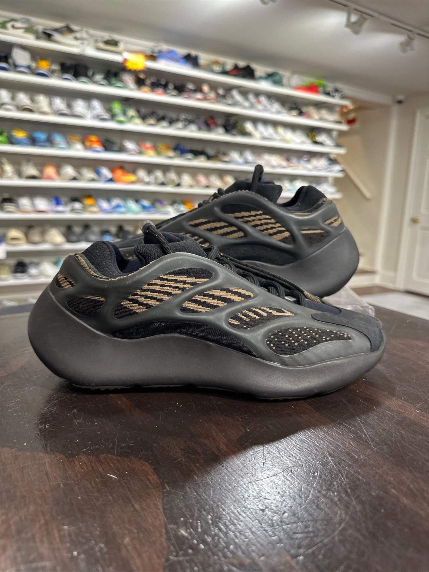 *USED* Yeezy 700 v3 Clay Brown (SIZE 6.5)