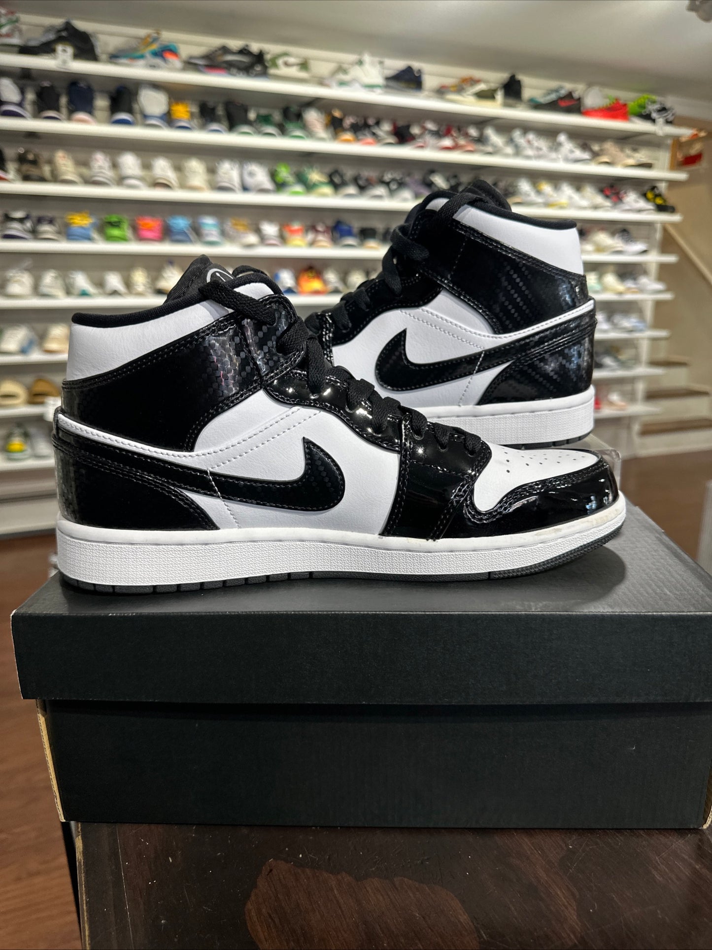 *USED* Jordan 1 Mid Carbon Fiber (SIZE 9)