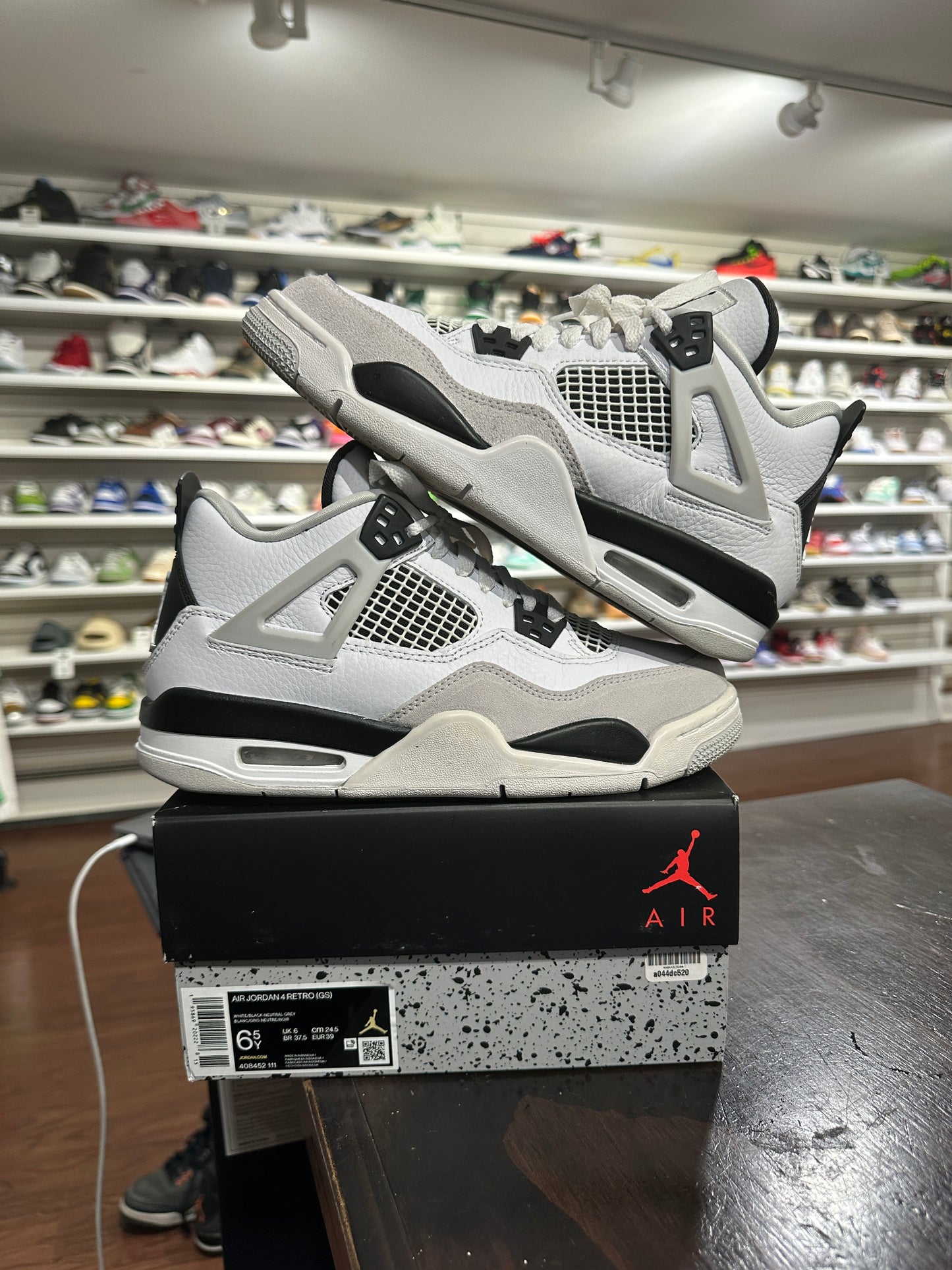 *USED* Jordan 4 Military Black (SIZE 6.5Y)