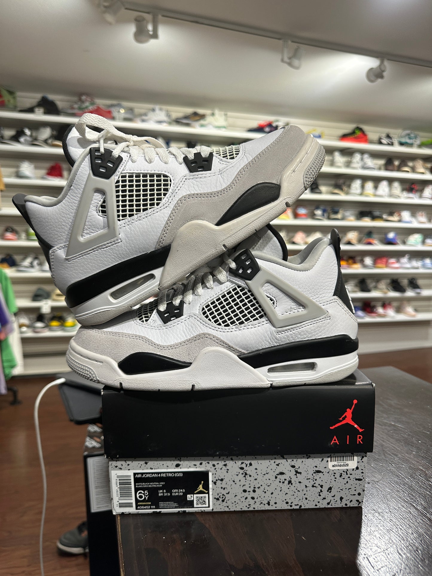 *USED* Jordan 4 Military Black (SIZE 6.5Y)