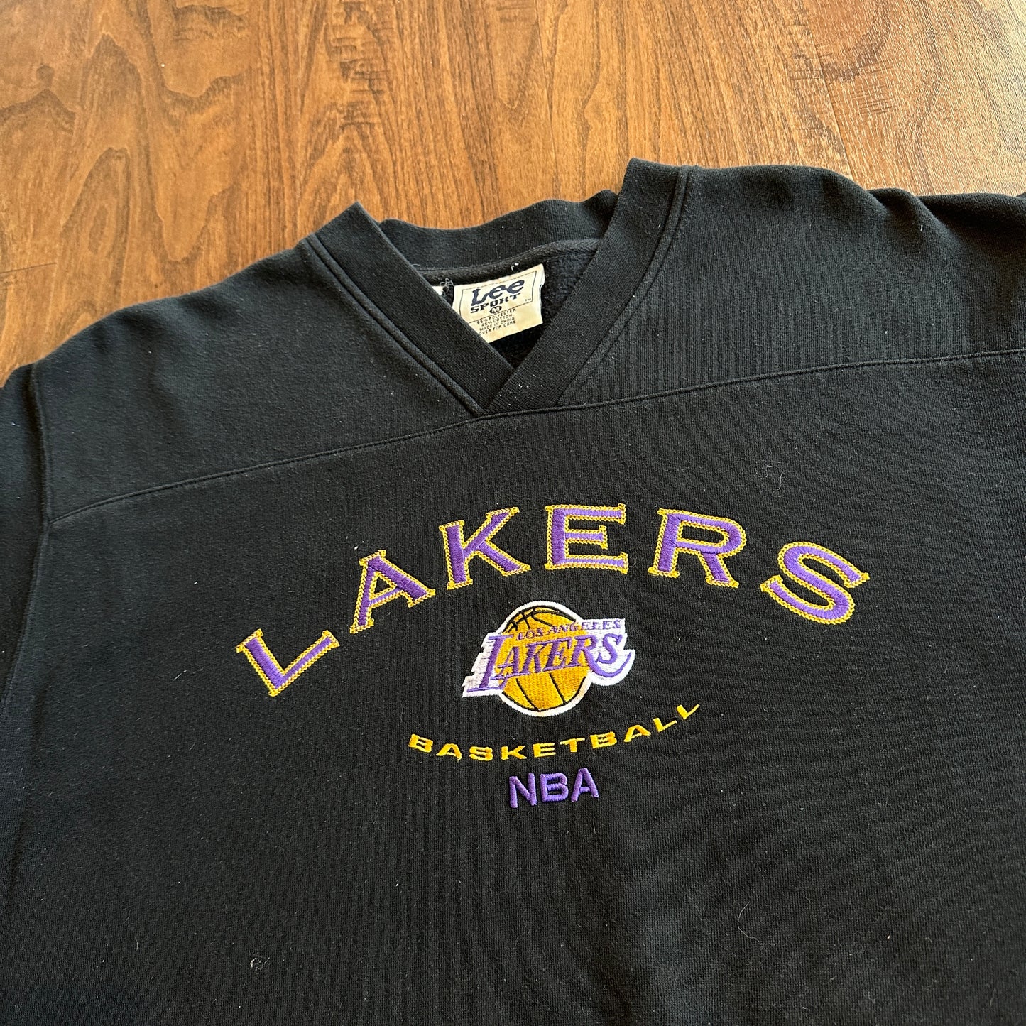 *VINTAGE* Lakers NBA Basketball Logo Embroidered V Crewneck (FITS MEDIUM)