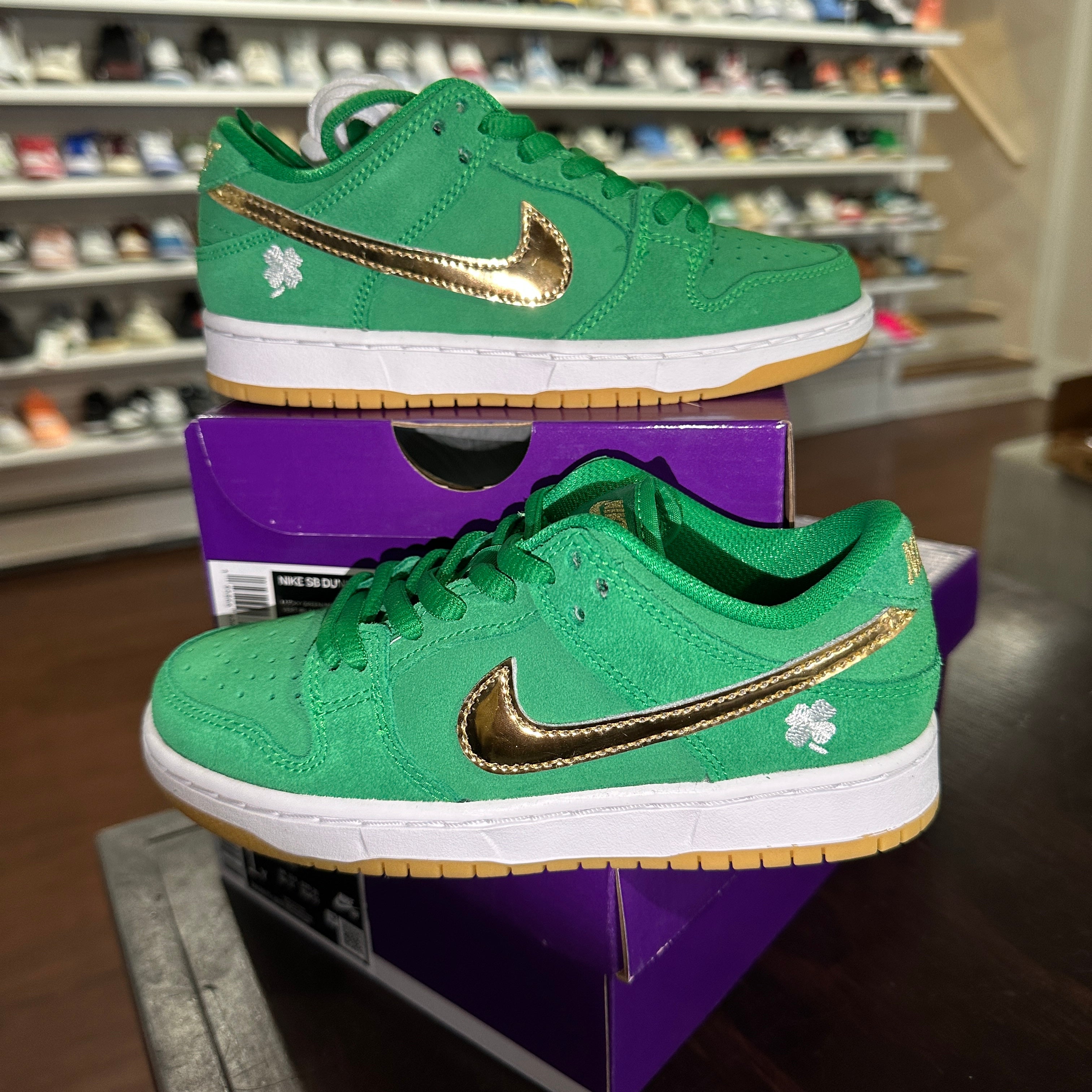 Nike sb dunk low st patrick's day hotsell