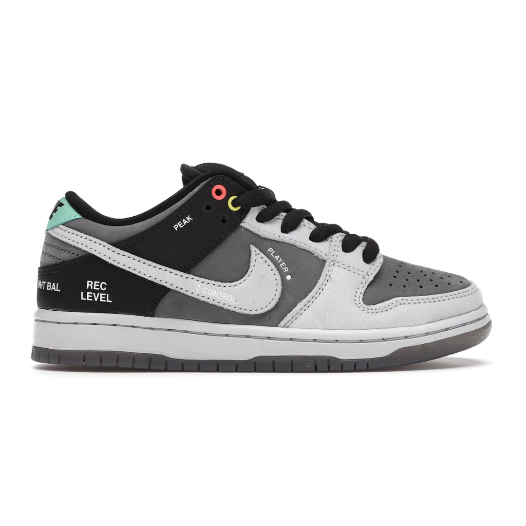 The Nike Dunk Low Camcorder will make a statement with its sleek design and bright colors. Combining comfort and style, it'll be your go-to sneaker for any occasion, whether at the gym or on the street. With its lightweight construction and durable sole, you can be sure you'll be turning heads. Get ready to make a statement.