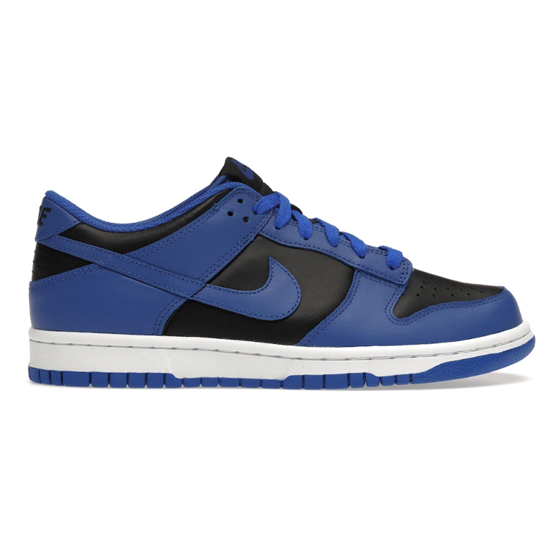 Style and comfort combine in the Nike Dunk Low Retro Hyper Cobalt. Its sleek design and ergonomic fit make it perfect for everyday wear, while Hyper Cobalt accents add a bold, pop of color. Ready to make a statement? Get the Nike Dunk Low and make it yours.