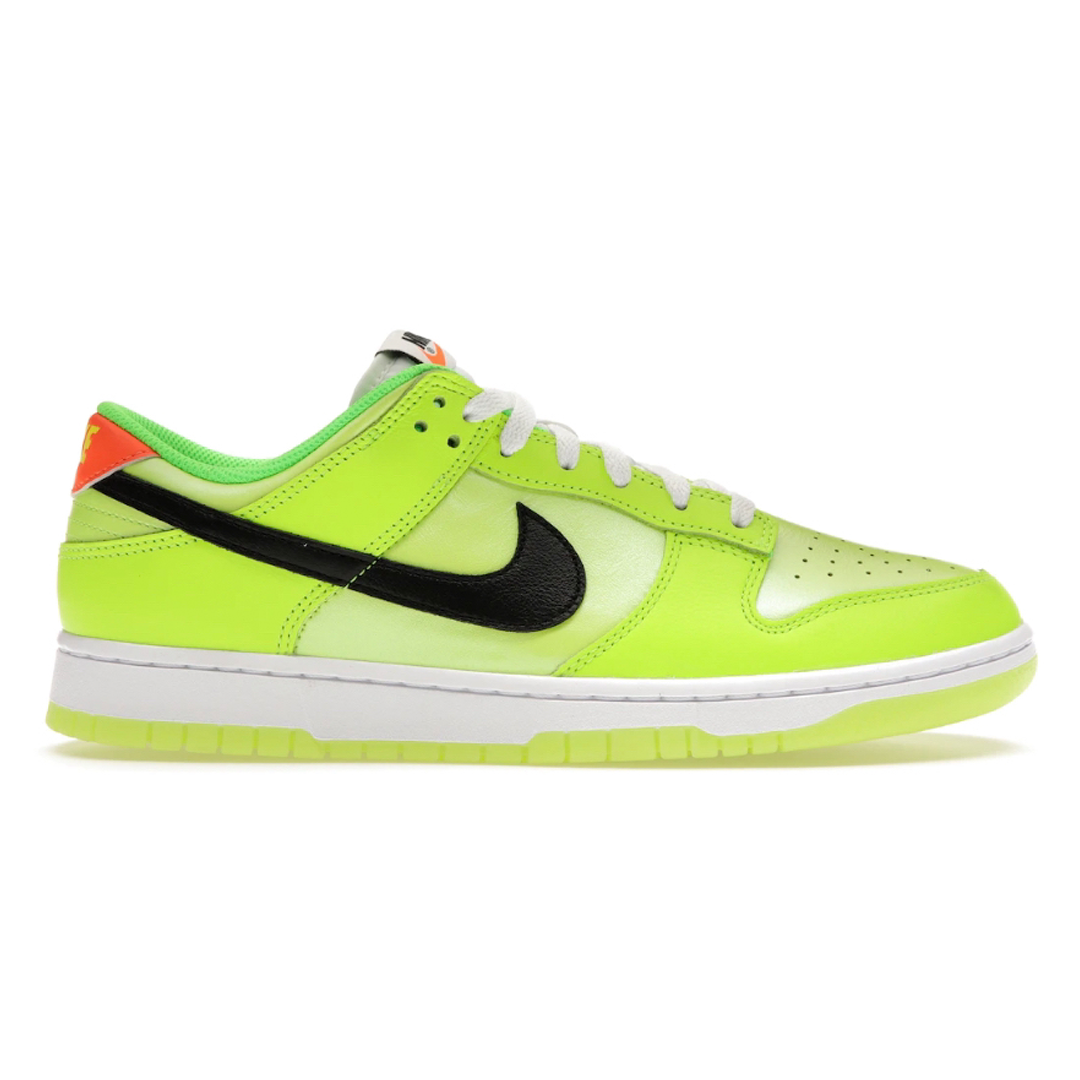 Stand out from the crowd with the Splash Volt Nike Dunks. Their standout color and classic silhouette provide comfort, stability and style, perfect for a variety of activities. Plus, their durable construction ensures they will stand up to whatever your day throws at you. Get these and make a statement!