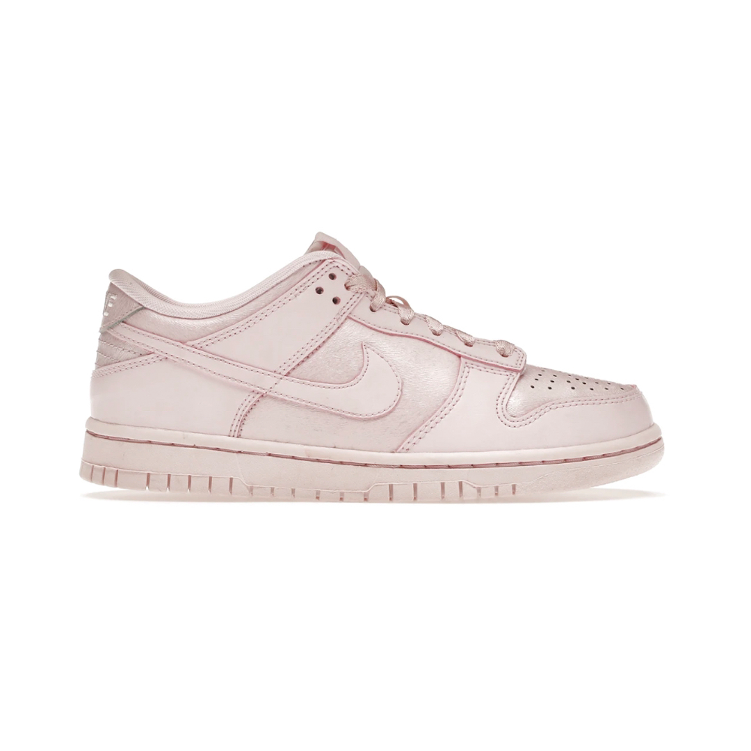 Introducing the Nike Dunk Low Prism Pink (Youth) – your kid's new favorite pair of shoes! With colorful accents and plush cushioning, these sneakers offer a fashionable look and lasting comfort for any young athlete. Wow your kid with a new take on the classic Dunk style.
