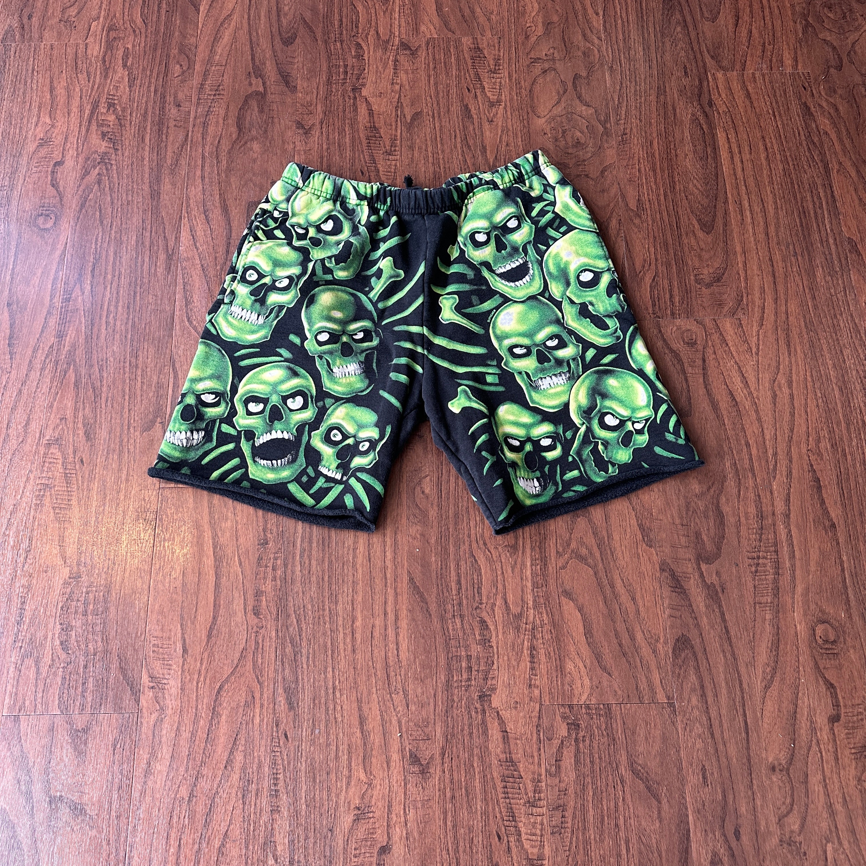 USED Supreme Skull Pile Sweatshort Sports Connection