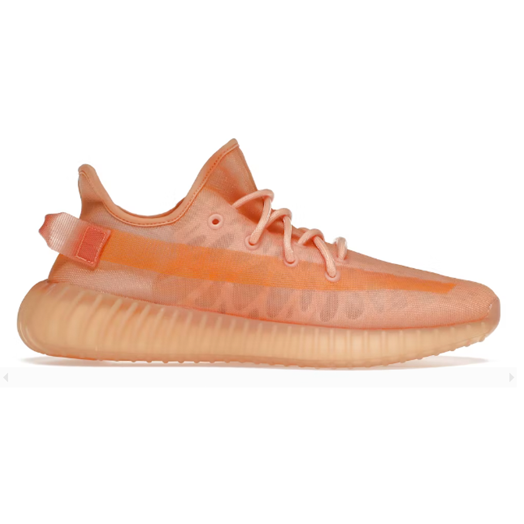 Experience the stylish look and luxurious feel of the Yeezy Boost 350 v2 Mono Clay. It features a sleek silhouette and a vibrant color palette, allowing you to make a bold statement wherever you go. Enjoy amplified comfort and flexibility with every footstep. Feel the power of the Yeezy Boost 350 v2 Mono Clay!